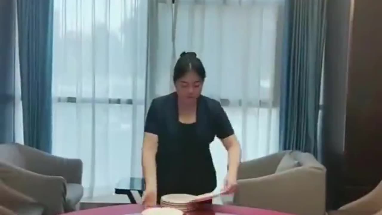 Professional Table Setter