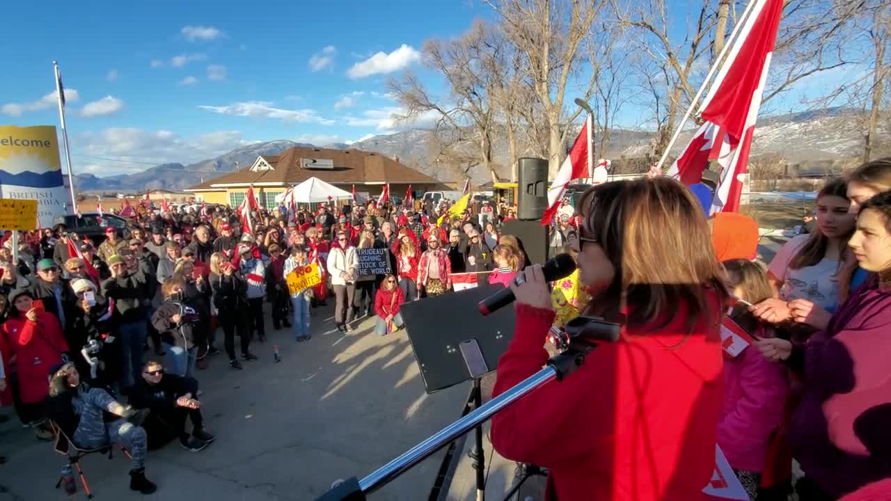 Powerful speech by mother who fled communist Romania on parallels with current Canadian tyranny