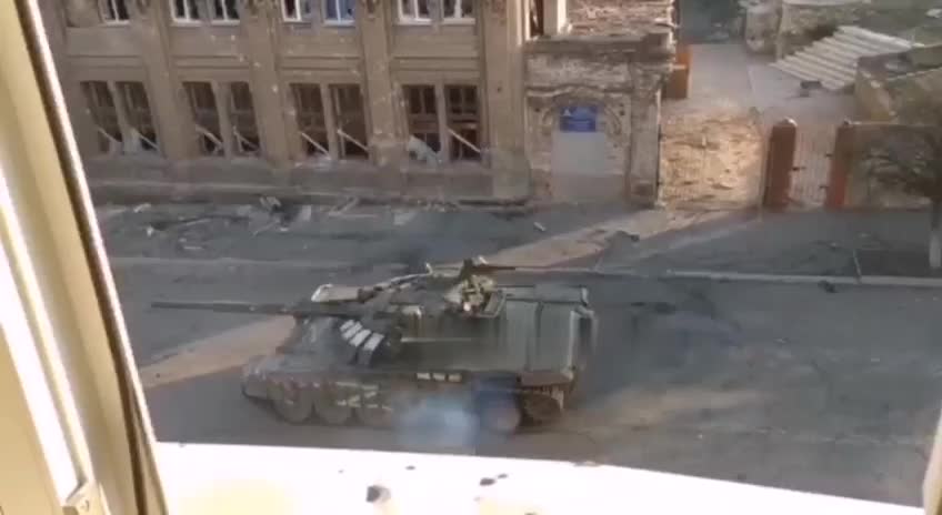 Evidence of the survivability of the T-72B3 tank: during the fighting in Mariupol, the tank was hit by a rocket-propelled grenade in the roof but continued to move without visible damage