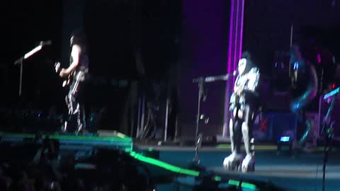 Kiss Live