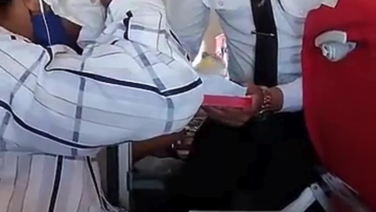Above & Beyond: Air India Crew's Act of Kindness ✈️🙌❤️🍽️😊🌟