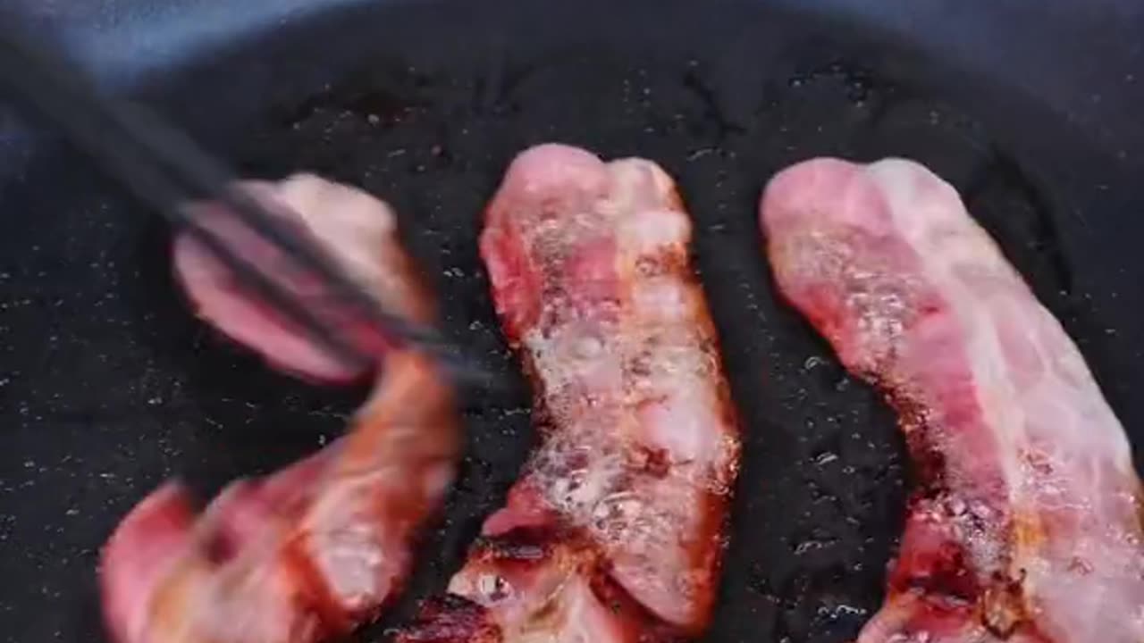 "Delicious Food and ASMR: Unforgettable Relaxing Moments