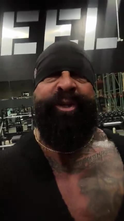 Robert Frank @Robertfrank615 Donald Trump... This chest day's for you!