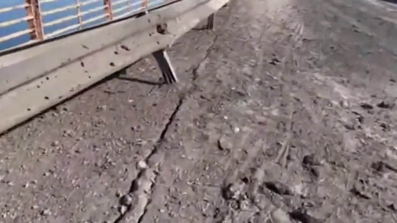 They hit straight away, right next to the ceiling. A pit with KamAZ!: the Russian occupier is impr