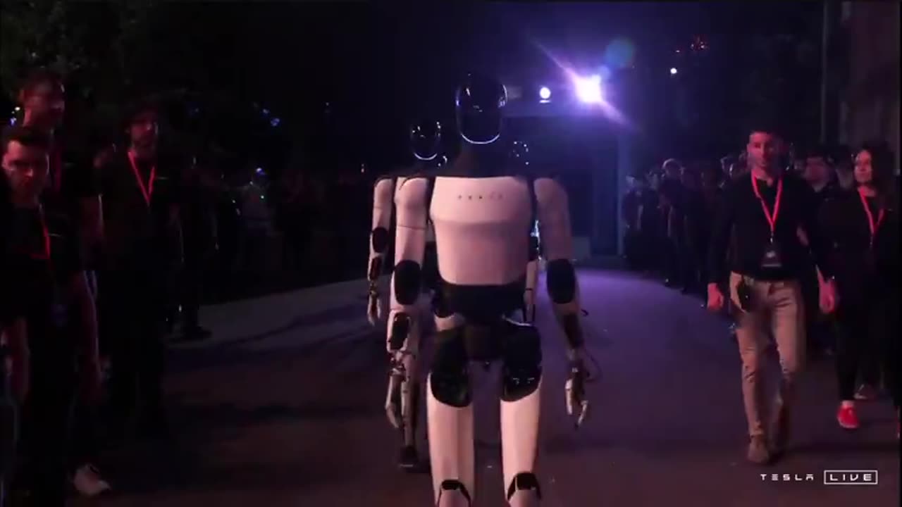 Elon Musk unveils Tesla’s Optimus robots: (Costs much less than a car)