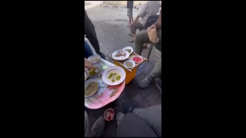 Palestinians in Gaza enjoy breakfast despite the bombing and destruction of the war