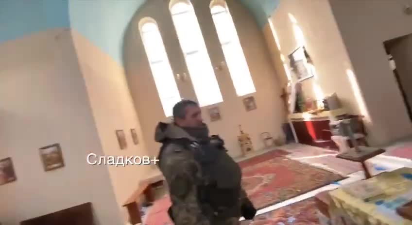 DPR troops visiting a Church during military operation