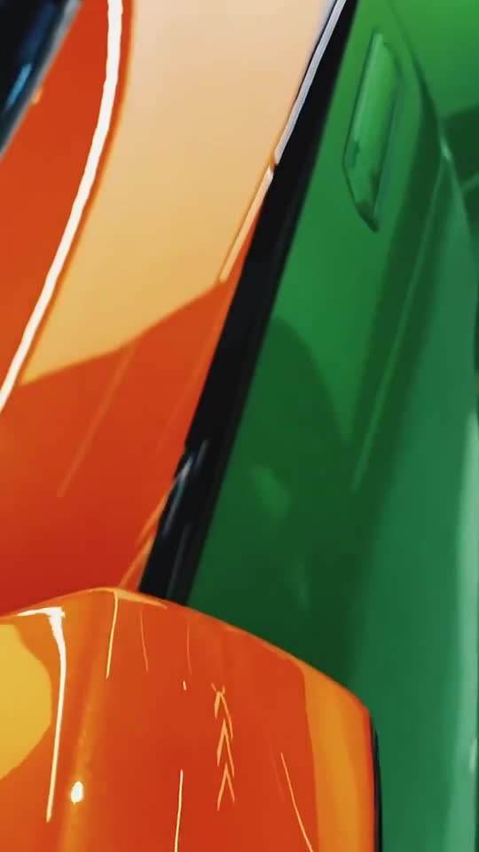 What a beautiful and luxury Lamborghini V10 car.