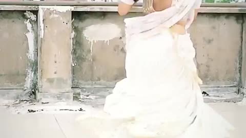 A viral hot indian dance
