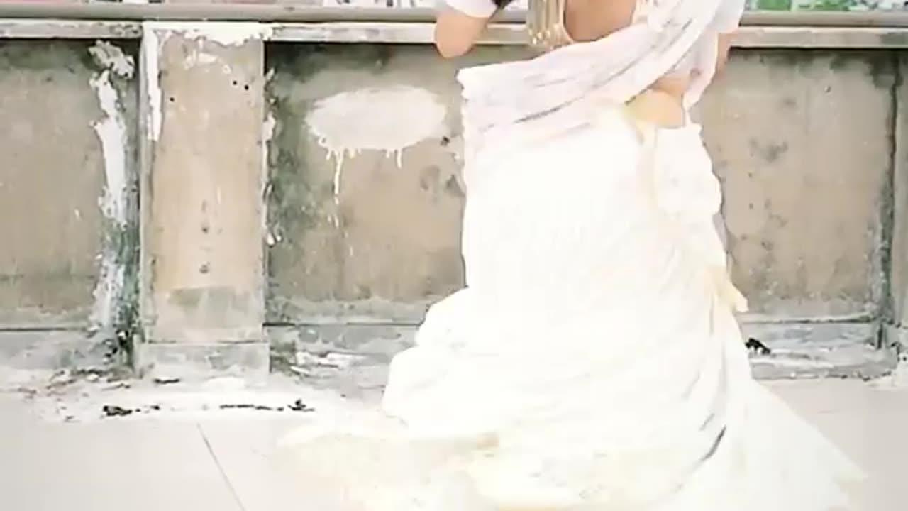 A viral hot indian dance