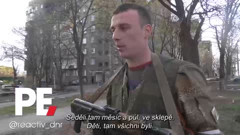 Voják DLR k používání obyvatel Mariupolu jako lidských štítů