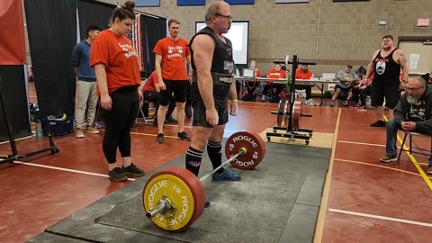 672 lb deadlift miss