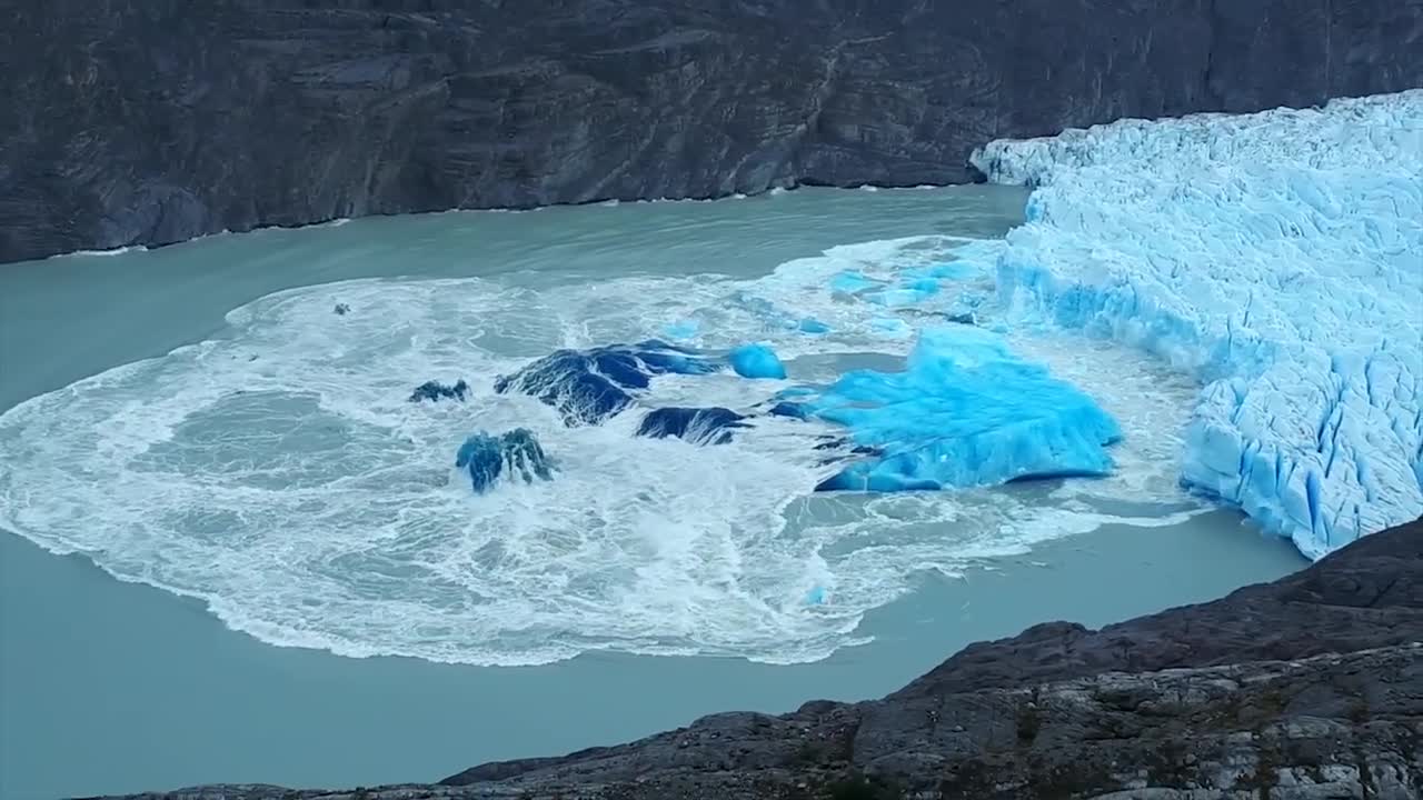 INCREDIBLE COLLAPSE TRIGGERED BY GLACIER CALVING _ South America, Chile