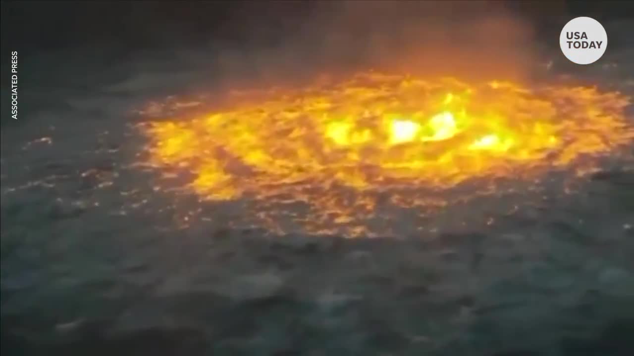 Gas pipeline fire boils underwater in the Gulf of Mexico | USA News ))TODAY