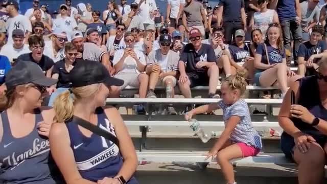 she got the crowd on its feet 😍 #shorts