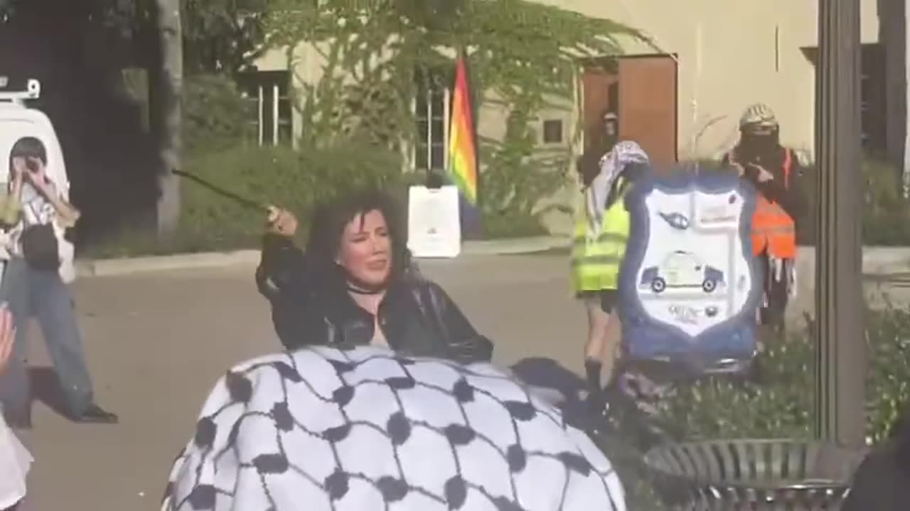 UCLA Palestinian Protestors Cheer Each Other On As They Beat A Netanyahu Piñata