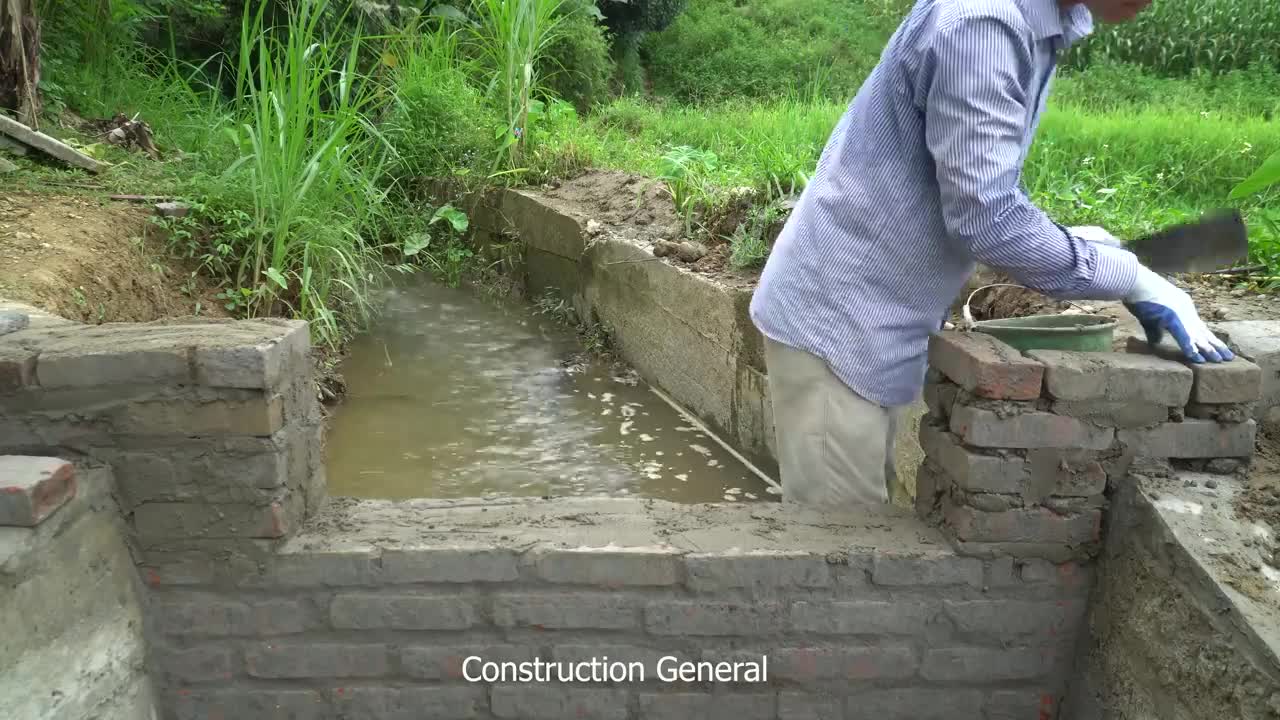 Build A Hydroelectric Plant With A Powerful Waterwheel