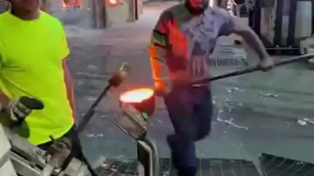 Watch how glass is made