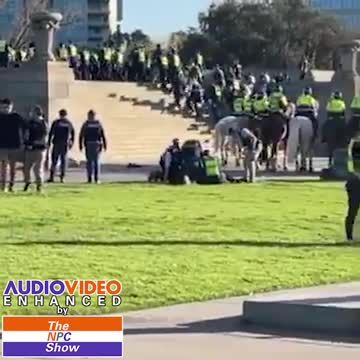 Tyranical Melbourne C0PS R4lD Peaceful Protest 🟠⚪🟣The NPC Show