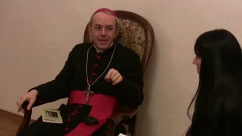 Athanasius Schneider: Left hand communion would have been an abomination in ancient times!