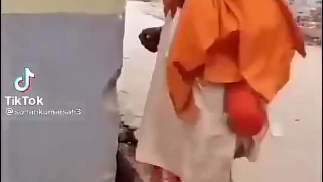Funny dance 😂😂😂