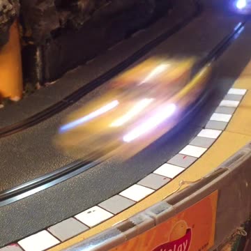 SCX Digital Pit Box Racing