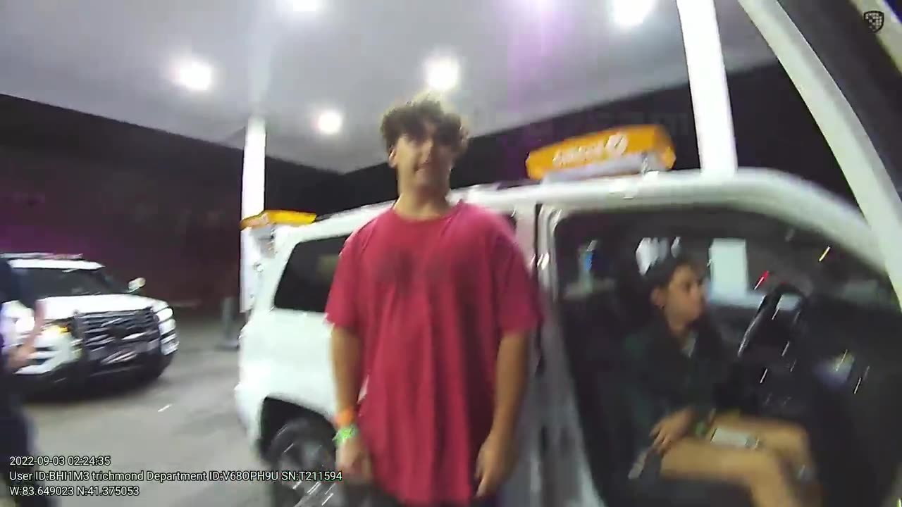 Bodycam DUI Arrest - 19 Year-Old Woman Arrested for DUI and Her Boyfriend Gets Mad at the Police
