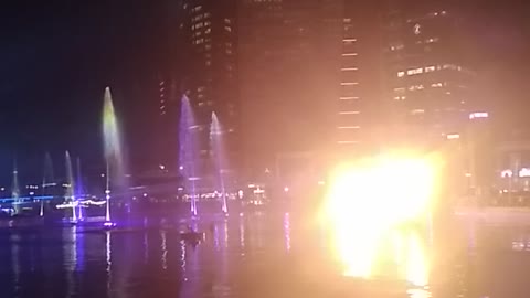 Dancing fountain in dubai😍😍😍