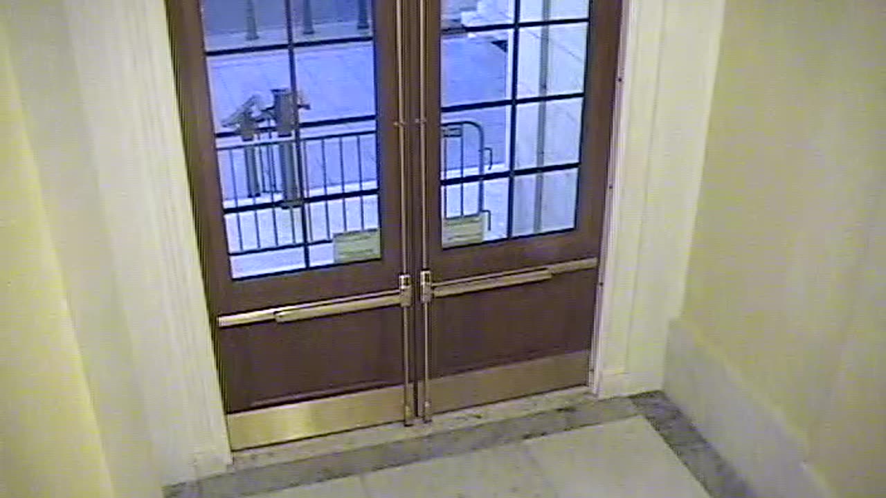 3443CHOB02CH12NRotundaExit_2021-01-05_17h00min01s250ms.mp4