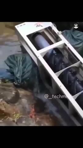 Ultra small hydroelectric generator