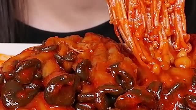 Spicy Mushrooms #zoeyasmr #zoeymukbang #bigbites #mukbang #asmr #food #먹방 #틱톡푸드 #spicymushroom #favo
