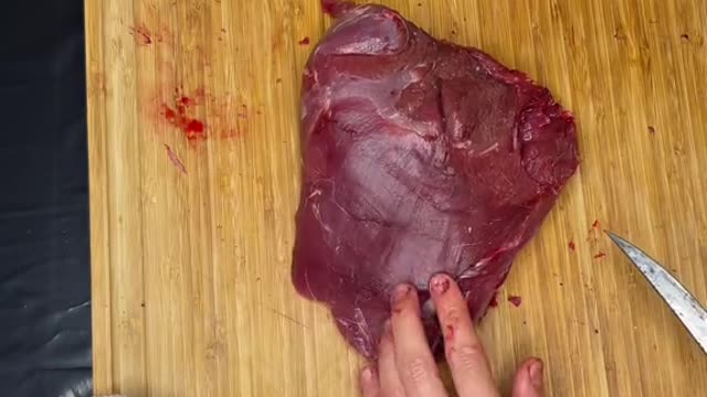 Butchering a deer hindquarter #venison #cooking #Recipe