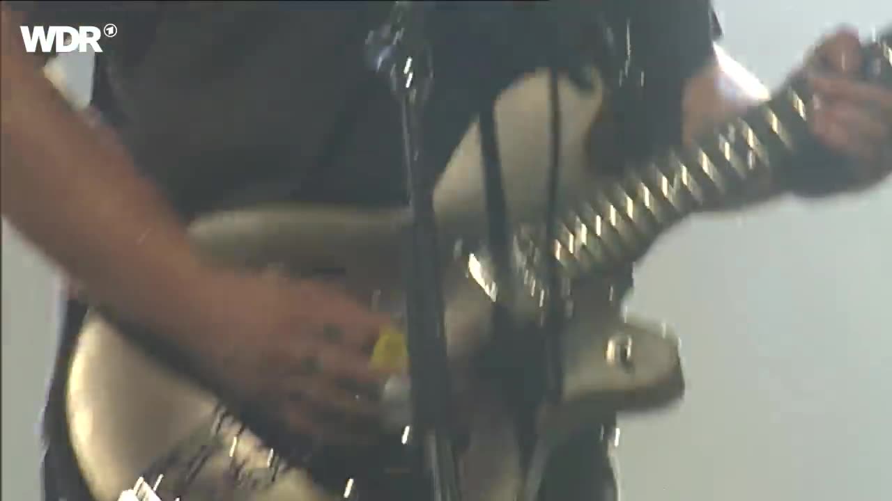 Them Crooked Vultures live 2009