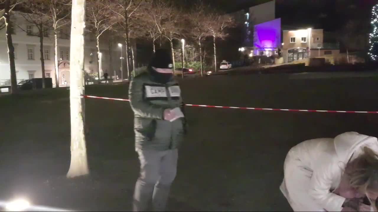 Frauen Bustour Demo in Passau mit Eva Rosen und Alexandra Motschmann am 16.12.2020
