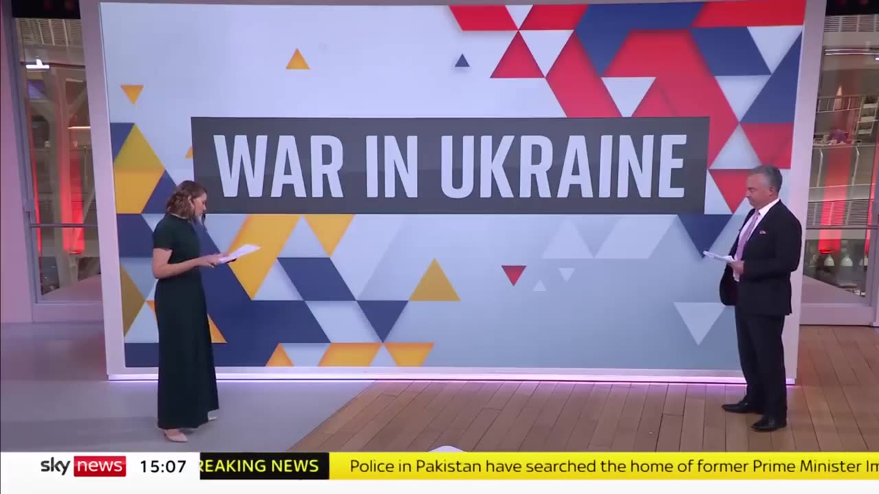 The United States has put Ukrainian President Volodymyr Zelensky before a choice: