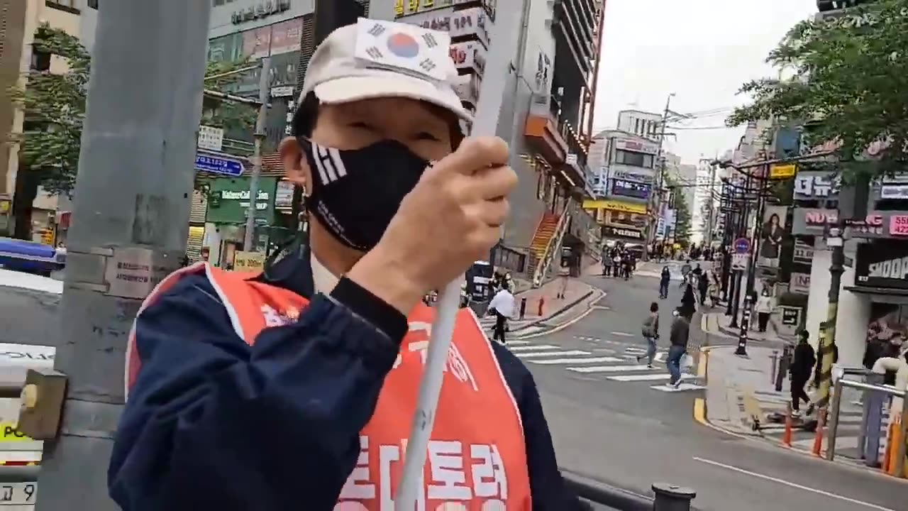 20210520_V3_S03(ffUIPL2IN30)행진 인원보다 경찰이 더 많네! 언제까지 9명으로 제한할려나_