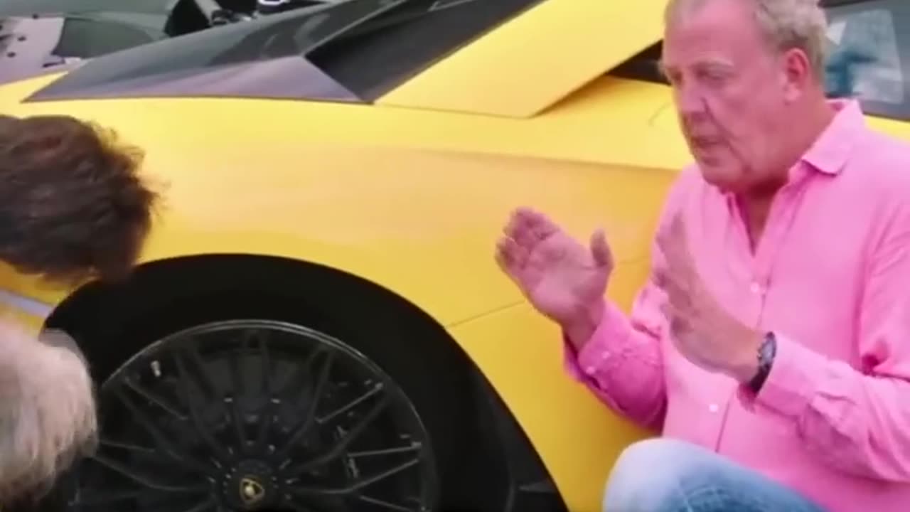 Jeremy Clarkson breaks his Lamborghini