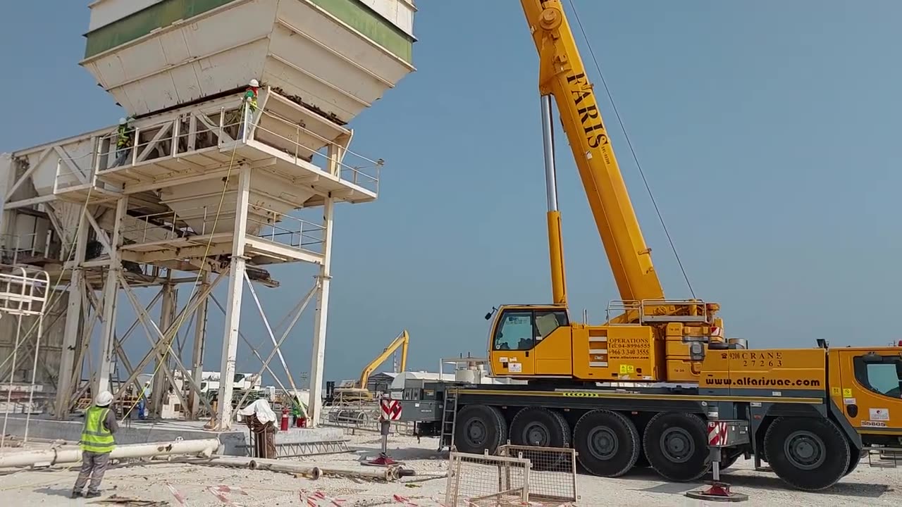 Extremely Powerful Mobile Hydraulic Crane Assembly Operation & Dismantling || Zoomlion