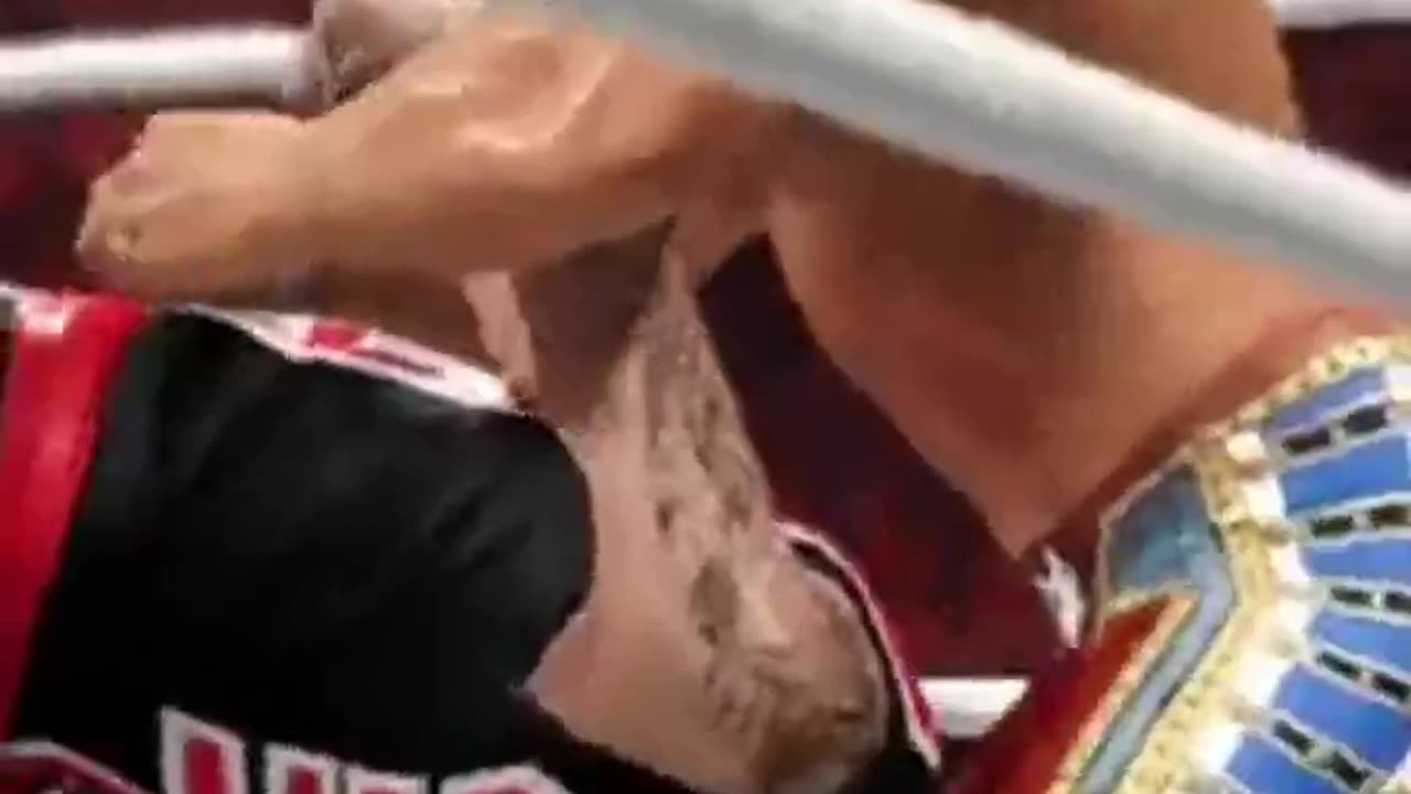 WWE Cody Rhodes gives a Sharp Below to the Head