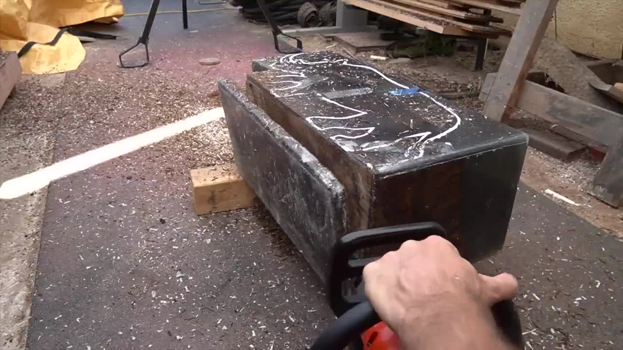 Carving a Rhino From Epoxy Resin & Walnut Burl19