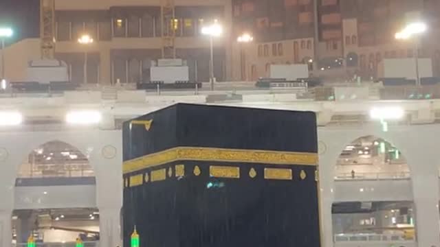 it's raining🌧️ Here Baitullah 🕋🌹|| Beautiful weather in Masjid Al haram 🕋🌷