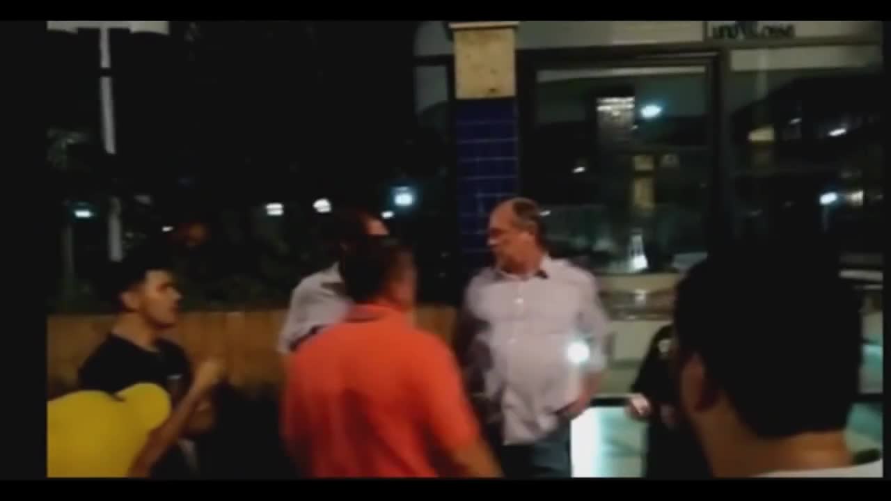 CIRO GOMES AMEAÇA PESSOAS NA RUA