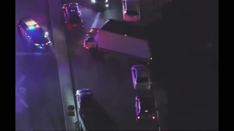 🚨BREAKING: Police lead dangerous chase for white stolen truck #Los Angeles l #California