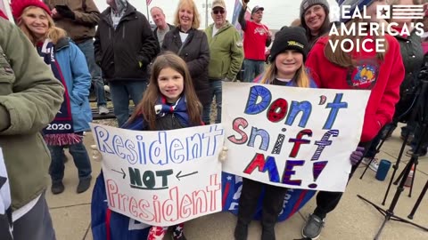 People in East Palestine, OH greeting Biden