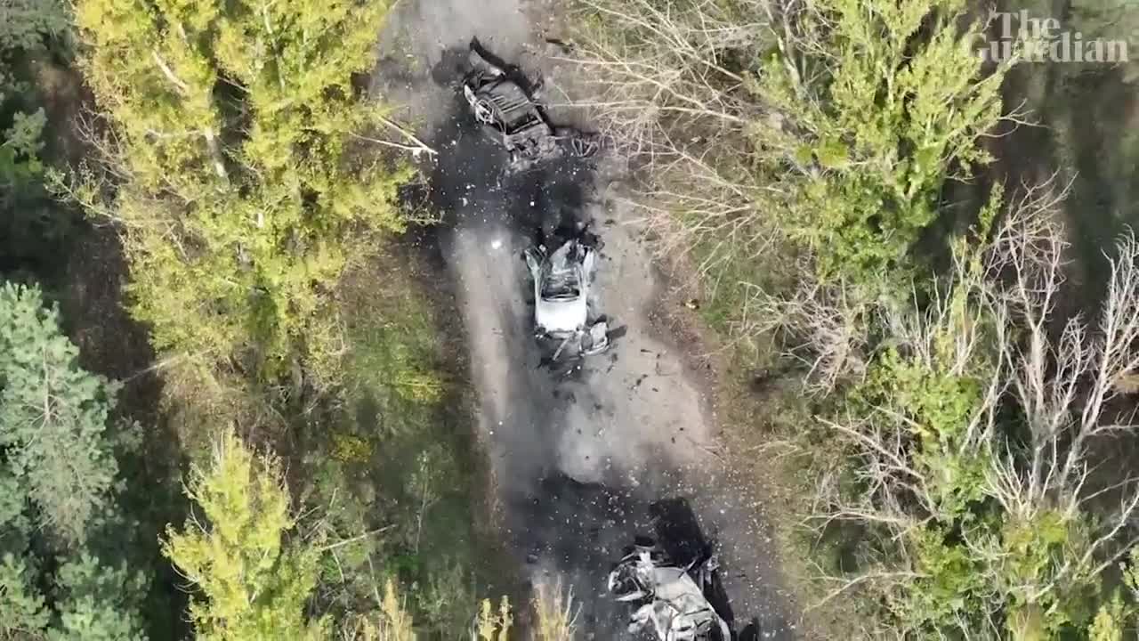 Ukraine: footage shows remains of Russian convoy fleeing Lyman