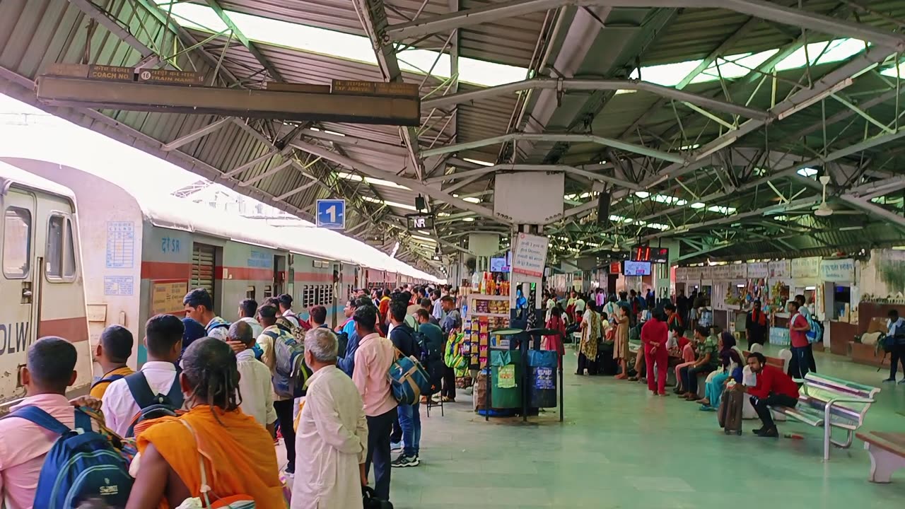 Jammu Tawi Par Train Par Pahuch Chuka Hai Indian Railway