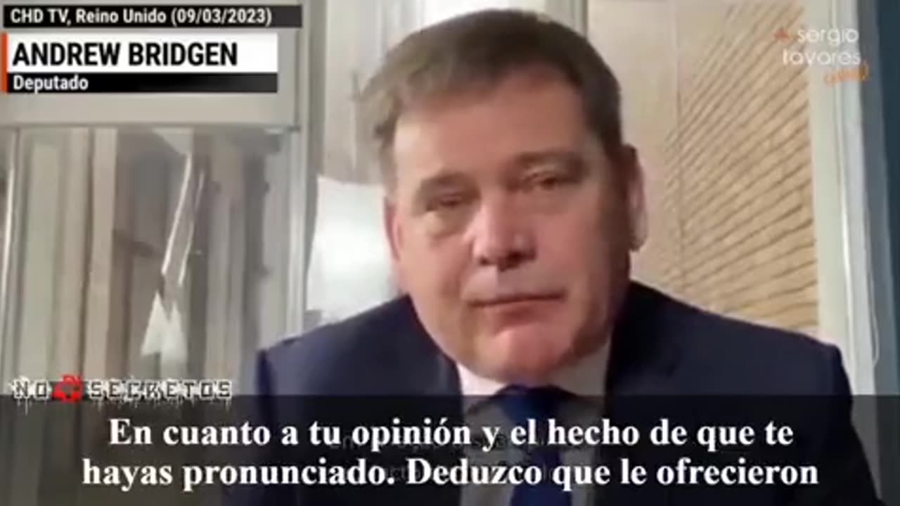 Andrew Bridgen, parlamentari britànic, denuncia els efectes de les vacunes contra la COVID-19