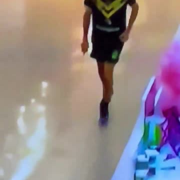 Video of the terrorist running around the shopping mall in Sydney, Australia trying to stab people