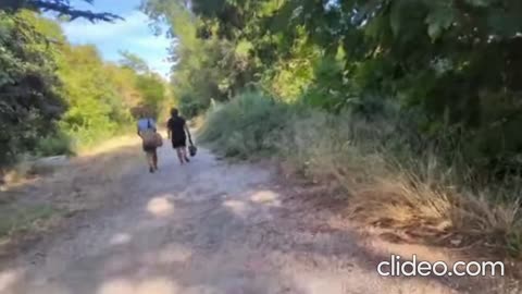 2023-08-31 (4) - Des villagois en sentiment d'insécurité face à l'homme de la rivière - Kick (clip)