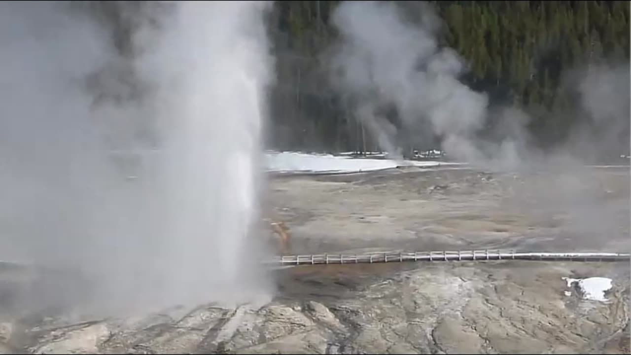 Yellowstone Dark, Dirty Steam, Beehive Geyser Eruption